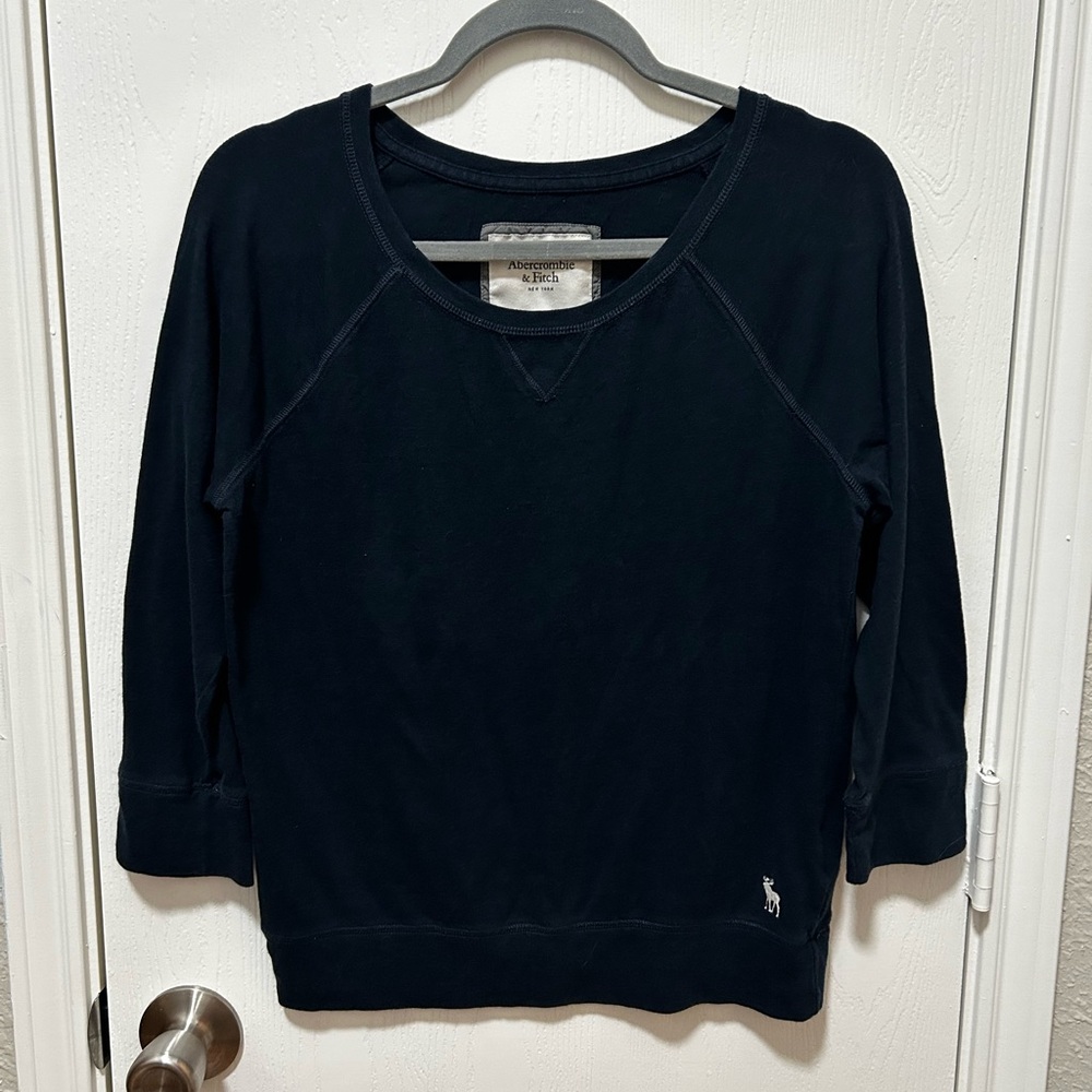 Abercrombie & Fitch navy blue 3/4 sleeve shirt large Elena Gilbert Core
